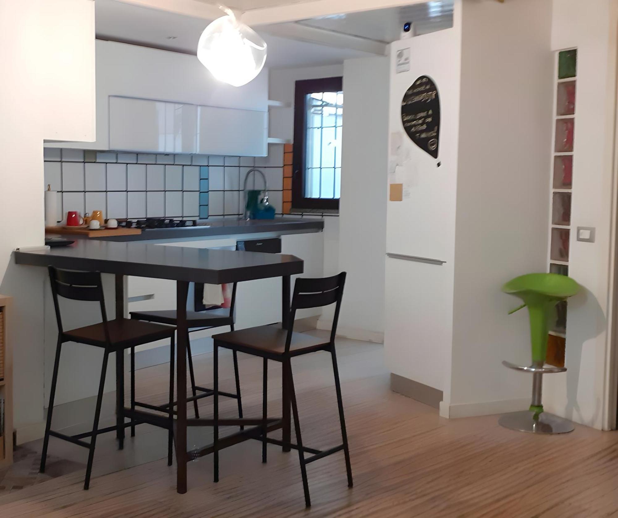 La Casa Nel Cortile-Free Parking Apartment Milan Bagian luar foto